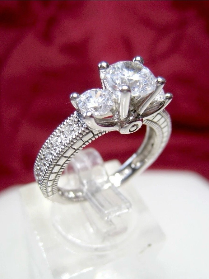 Classic Silver Triple-Diamond Engagement Ring - Silver 925 Band Larog
